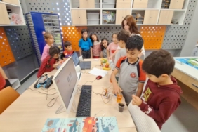 Esentepe’de Çocuklara Robotik Kodlama Eğitimi! Esentepe’de Çocuklara Robotik Kodlama Eğitimi!