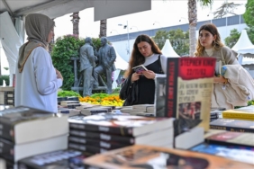 İzmir Kitap Fuarı’nda Edebiyat Şöleni Başlıyor! İzmir Kitap Fuarı’nda Edebiyat Şöleni Başlıyor!