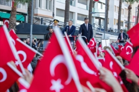 İzmir’de Cumhuriyet Bayramı Coşkusu Doruğa Ulaştı! İzmir’de Cumhuriyet Bayramı Coşkusu Doruğa Ulaştı!