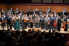 Cumhuriyet Coşkusu İzmir’de Müziğe Dönüştü! Cumhuriyet Coşkusu İzmir’de Müziğe Dönüştü!