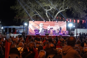 Cumhuriyet Coşkusu İzmir’de Bayram Şöleniyle Yaşandı! Cumhuriyet Coşkusu İzmir’de Bayram Şöleniyle Yaşandı!