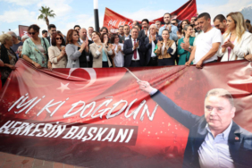 Barış Güvercini ile Muhittin Böcek’e Doğum Günü Barış Güvercini ile Muhittin Böcek’e Doğum Günü