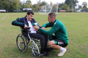 Özel Bireylerden Sakaryaspor’a Moral Ziyareti Özel Bireylerden Sakaryaspor’a Moral Ziyareti