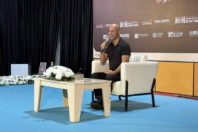 Kahraman Tazeoğlu, KAFUM’da Hayranlarıyla Buluştu Kahraman Tazeoğlu, KAFUM’da Hayranlarıyla Buluştu