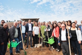 Denizli’de Muhtarlar Günü’nde Fidan Seferberliği Denizli’de Muhtarlar Günü’nde Fidan Seferberliği