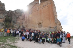 Cumhuriyetin Coşkusuyla Frig Vadisi’nde Yürüyüş! Cumhuriyetin Coşkusuyla Frig Vadisi’nde Yürüyüş!